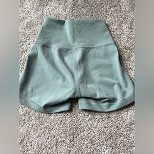 LULULEMON Wunder Train High-Rise Short 4" Teal Lagoon Size 4 EUC Run yoga gym